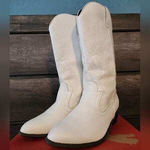White cowgirl boots